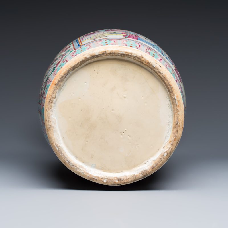 A Chinese famille rose vase with narrative design - 图8