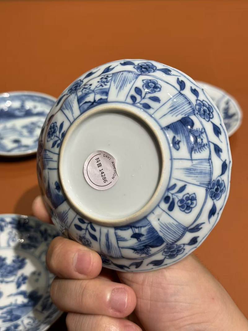 清康熙 青花人物花卉纹盘四只 - 图5
