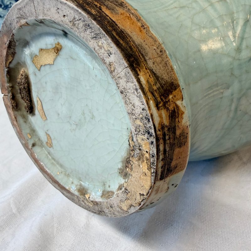 A Chinese Longquan celadon-glazed incised 'Peony' yenyen vase - 图30