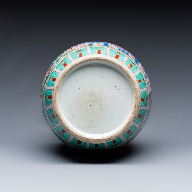 A Chinese famille rose vase with narrative design - 图7