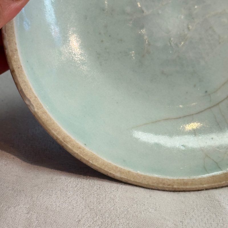 Two Chinese qingbai plates and a Longquan celadon plate - 图29