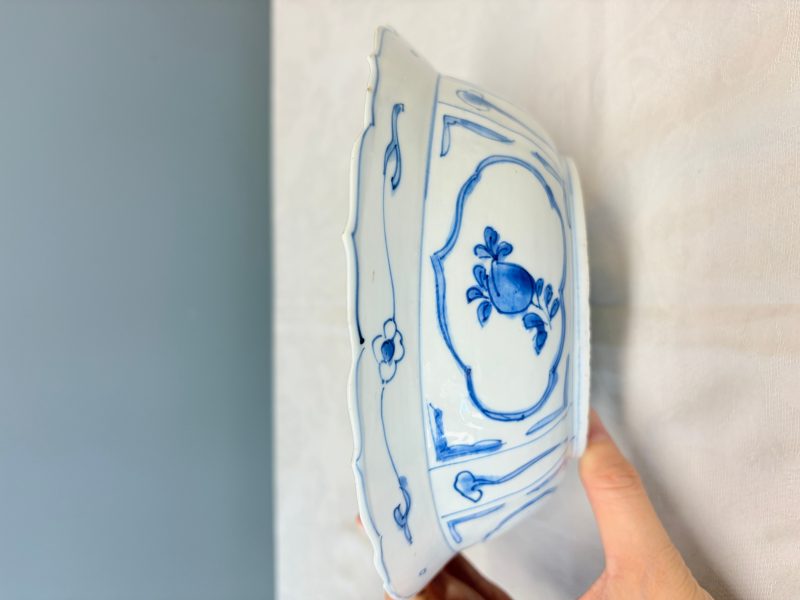 A Chinese blue and white 'Klapmuts' bowl - 图12
