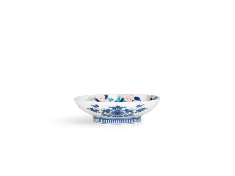 A porcelain dish, Nabeshima ware, Hizen, Edo period, late 17th – early 18th century | 色絵桜文皿　肥前　鍋島藩窯　江戸時代中期　17世紀後半～18世紀前半 - 图2