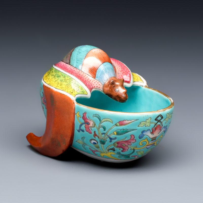 A Chinese famille rose bat-form water pot - 图2