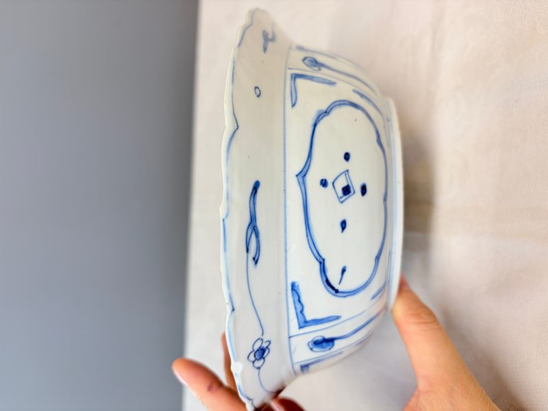 A Chinese blue and white 'Klapmuts' bowl - 图11