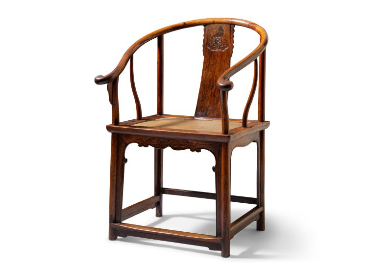A pair of huanghuali horseshoe-back armchairs, Quanyi - 图10