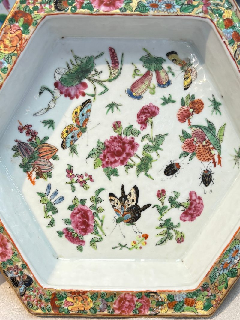 A Chinese Canton famille rose hexagonal planter and stand with narrative design - 图27