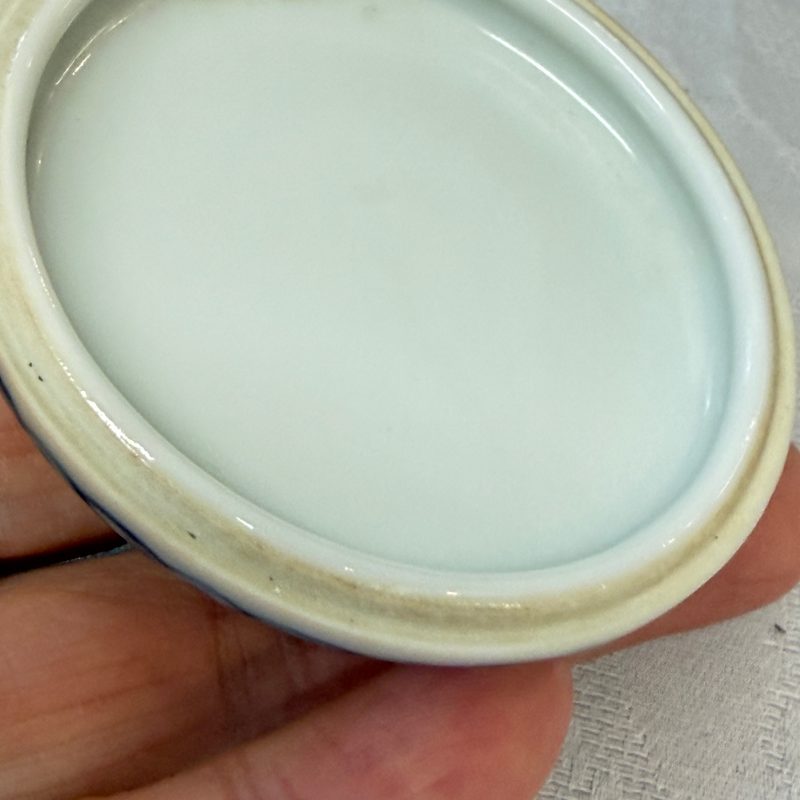 Two Chinese blue and white Wang Bu-style seal paste boxes and covers - 图16