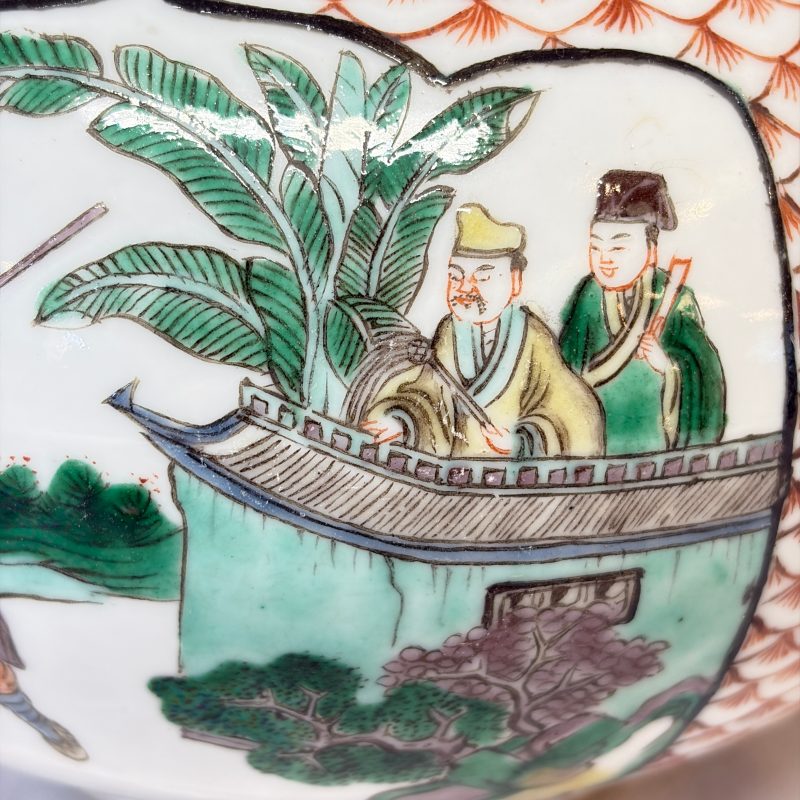A pair of Chinese famille verte bottle vases with narrative design - 图23