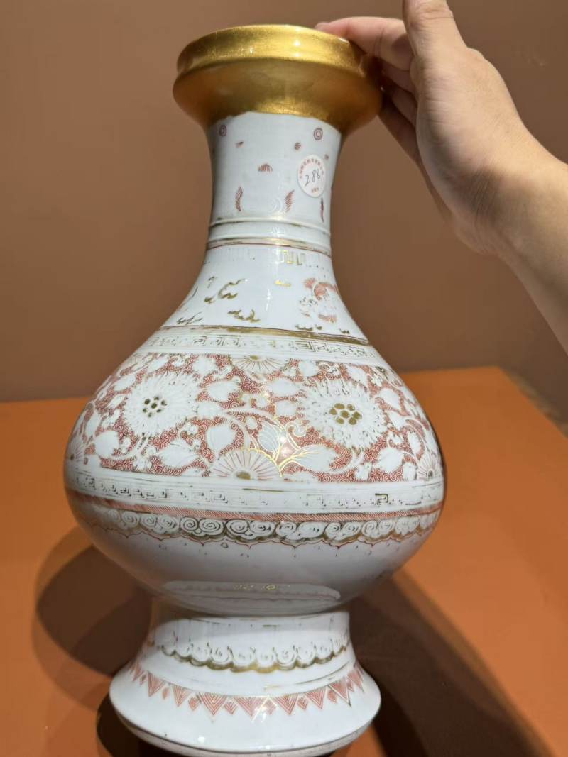 清康熙 矾红描金花卉纹洗口尊 - 图5