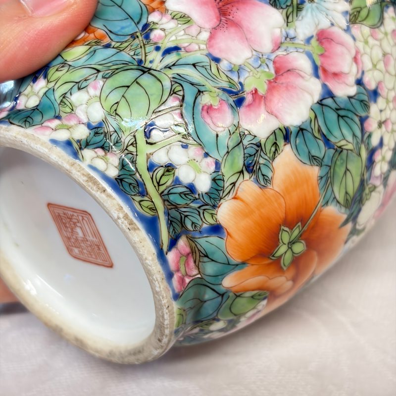 A pair of Chinese famille rose 'Millefleurs' vases with lion-head handles - 图32