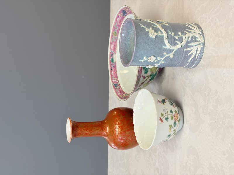 Four Chinese famille rose and monochrome wares - 图14
