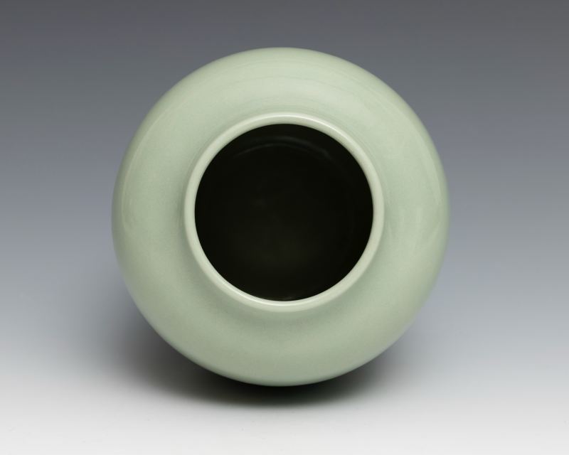 A celadon-glazed jar, Jiaqing mark and of the period (1796-1820) - 图8
