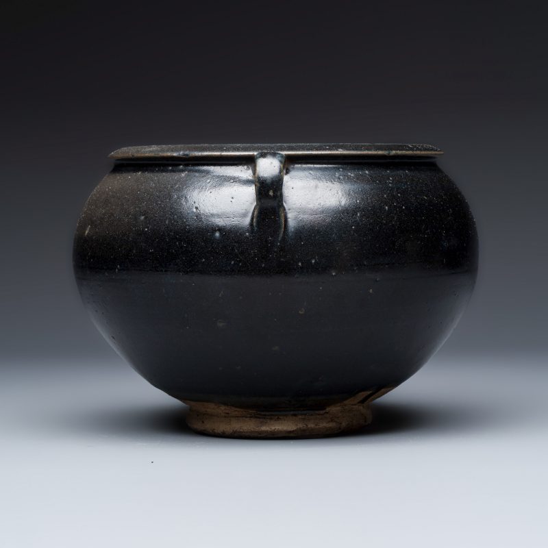 A Chinese Cizhou black-glazed jar with handles - 图3