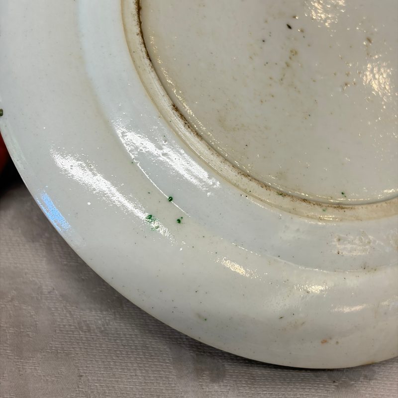 A set of six Chinese Canton famille verte plates with narrative design - 图37