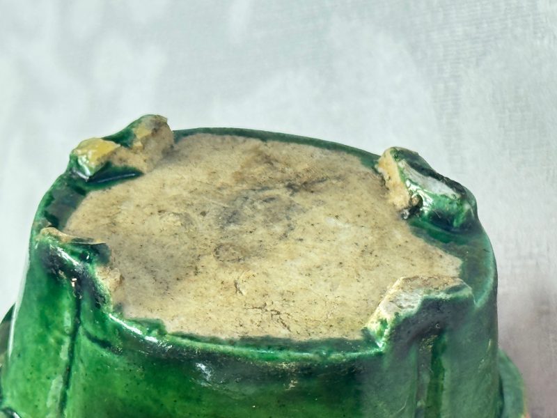 Three Chinese famille verte sancai biscuit 'Jardinière' incense stick holders - 图16