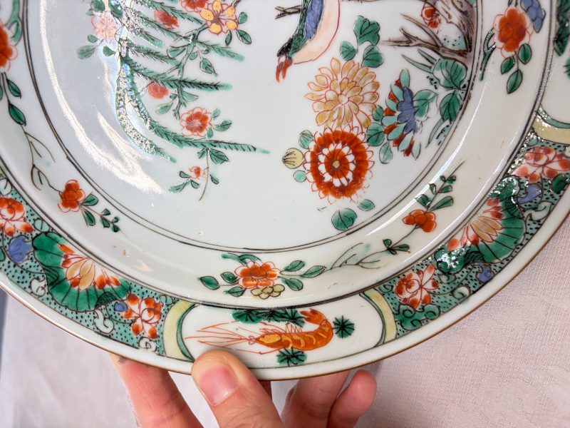 A pair of Chinese famille verte 'Bird among Willow and Flowering Branches' plates - 图8