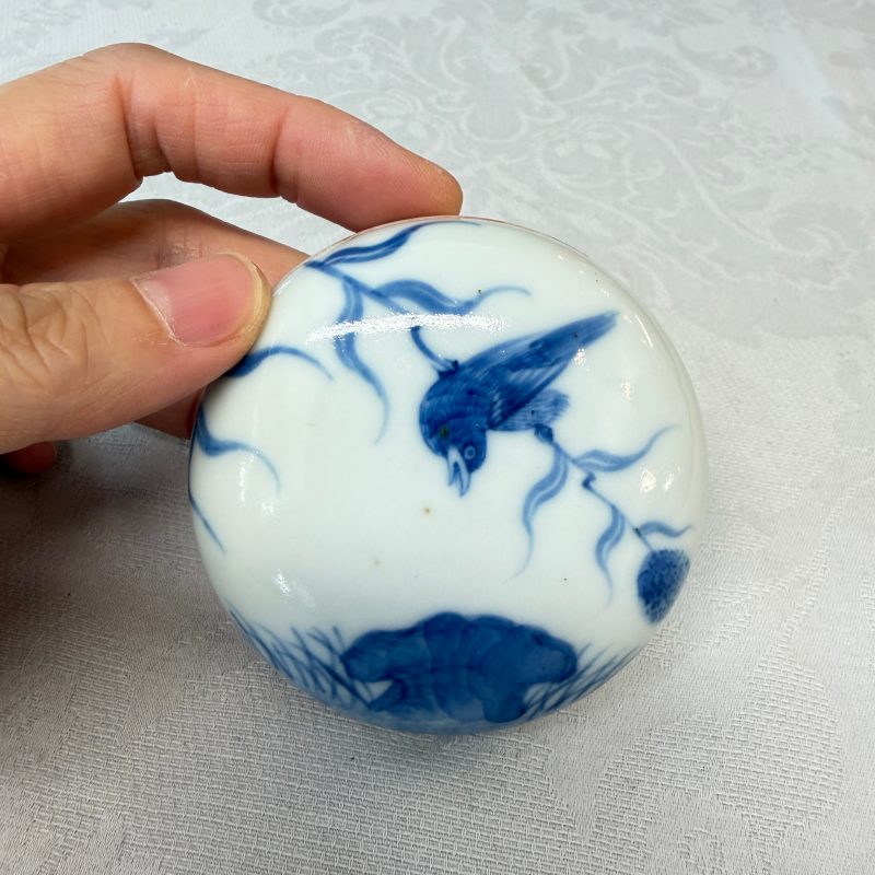 Two Chinese blue and white Wang Bu-style seal paste boxes and covers - 图21