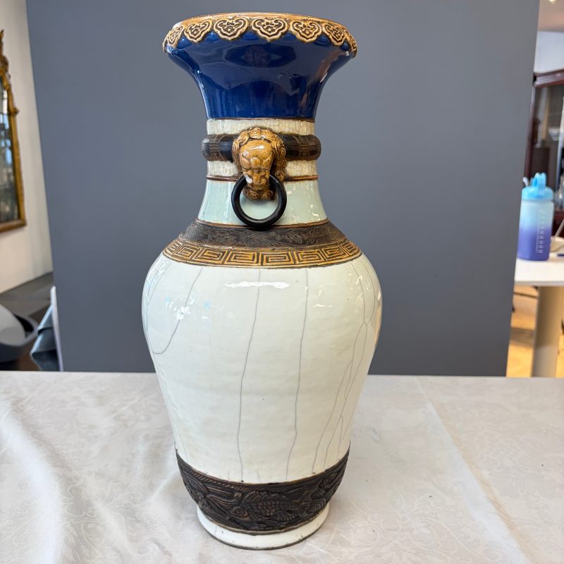 An unusual Chinese Nanking vase decorated with various glazes - 图15