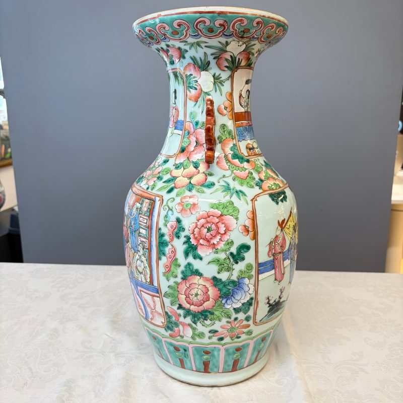 A Chinese famille rose vase with narrative design - 图11