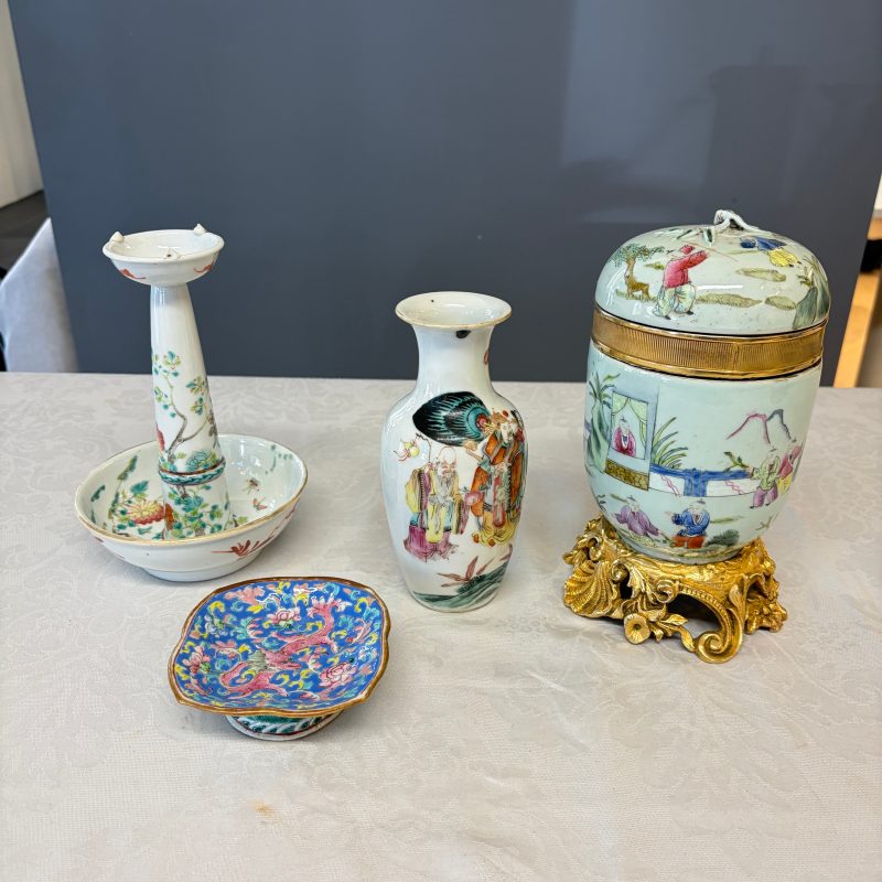 Four Chinese famille rose wares, one with gilt-bronze mounts - 图15