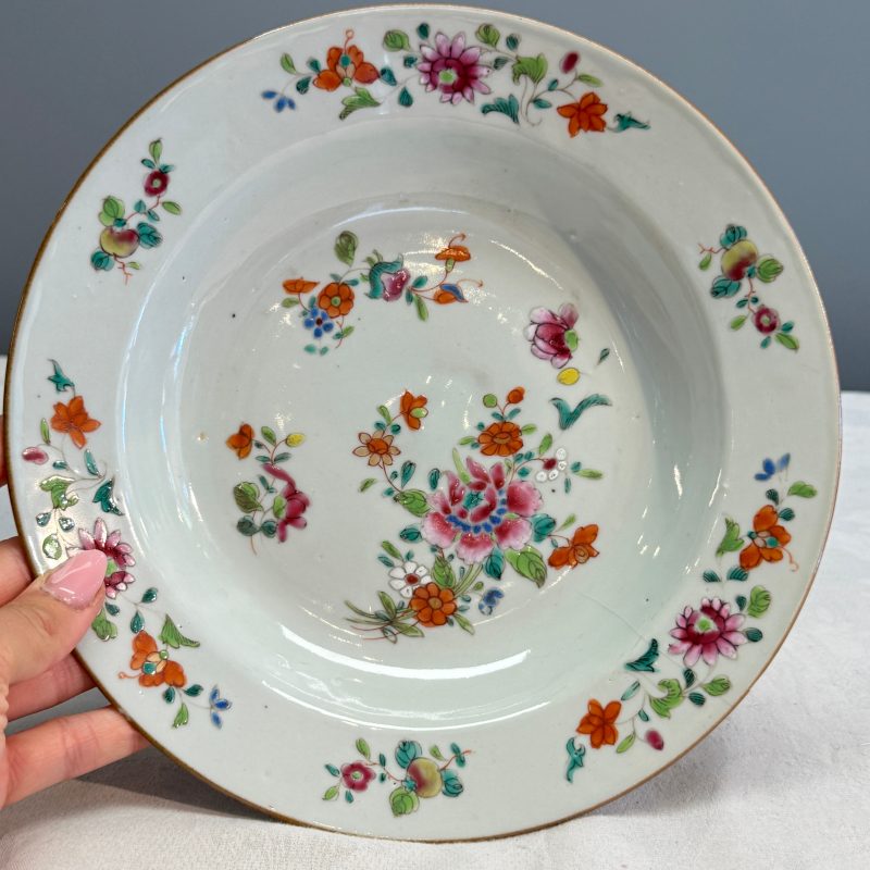 Four Chinese famille rose plates with floral and landscape design - 图12