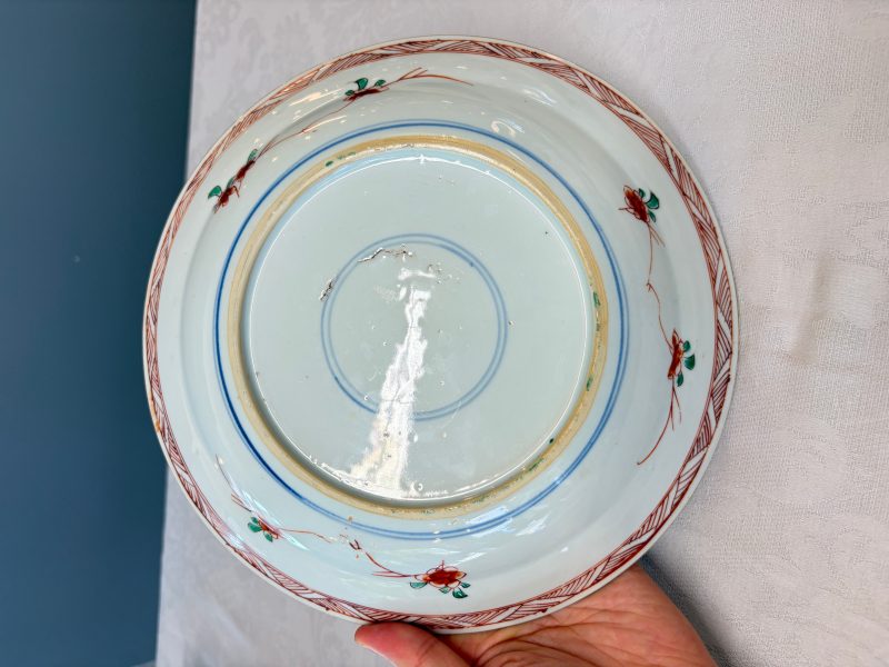 A pair of Chinese famille verte 'Bird among Willow and Flowering Branches' plates - 图10