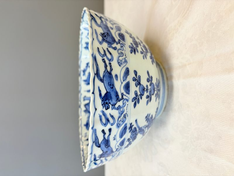 A Chinese blue and white 'Flying Horses and Landscapes' bowl - 图8