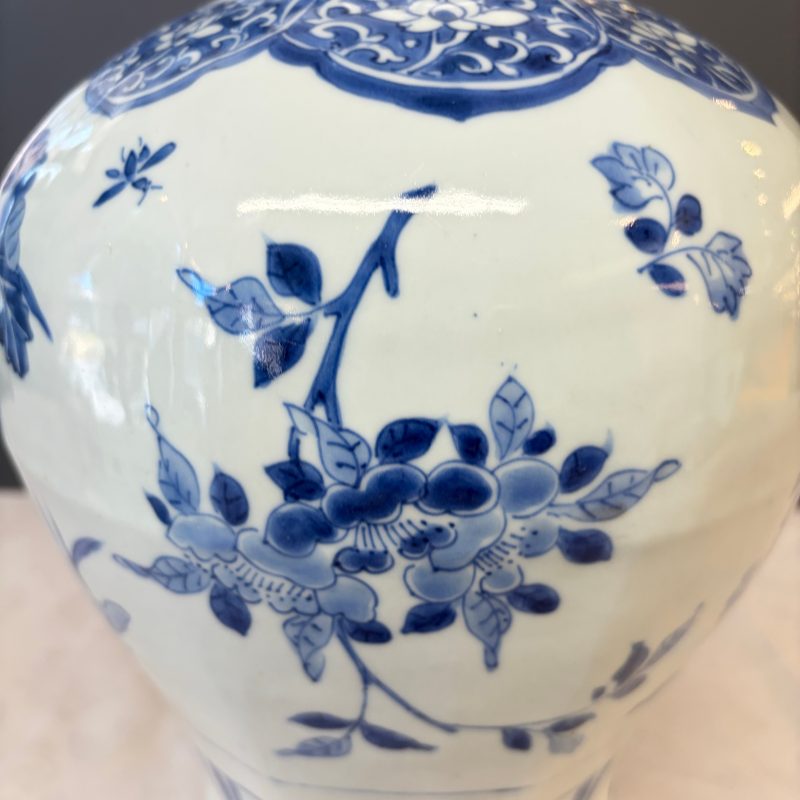 A Chinese blue and white covered vase with floral design - 图13