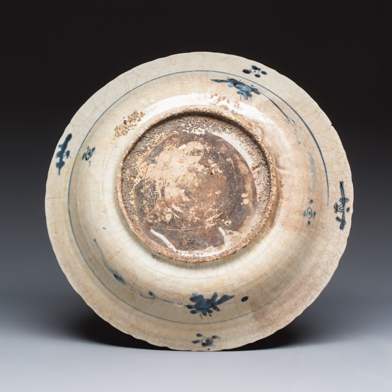 A Chinese Swatow blue and white 'Deer' dish - 图2