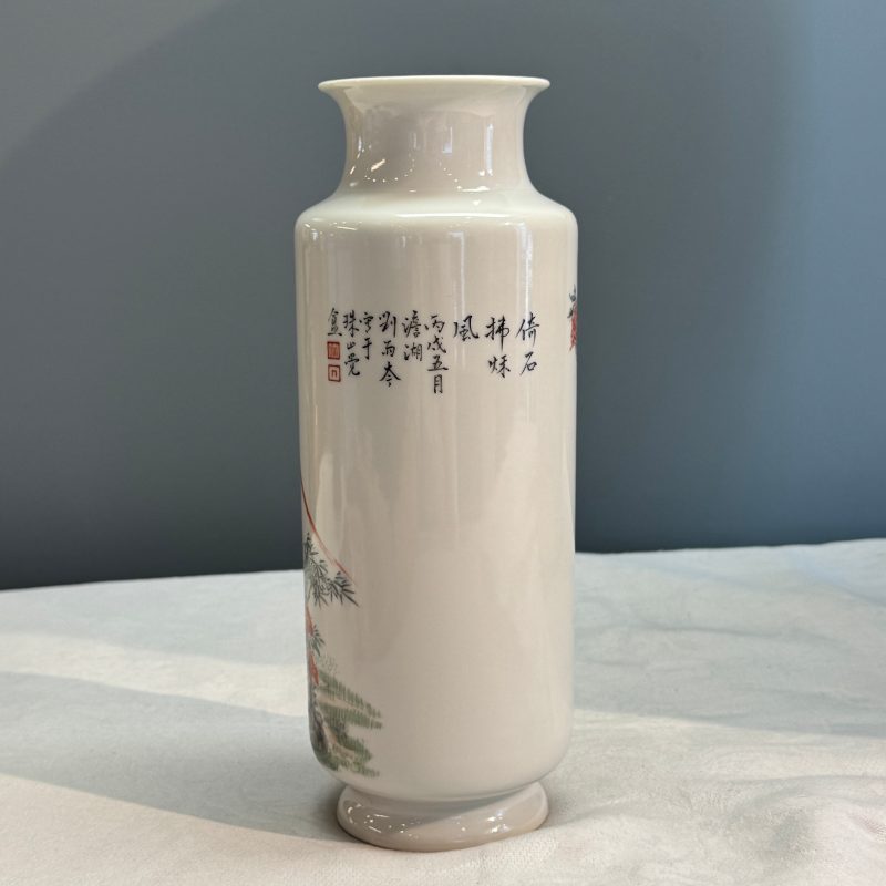 A Chinese famille rose 'Bird Among Flowers and Rockwork' rouleau vase - 图9