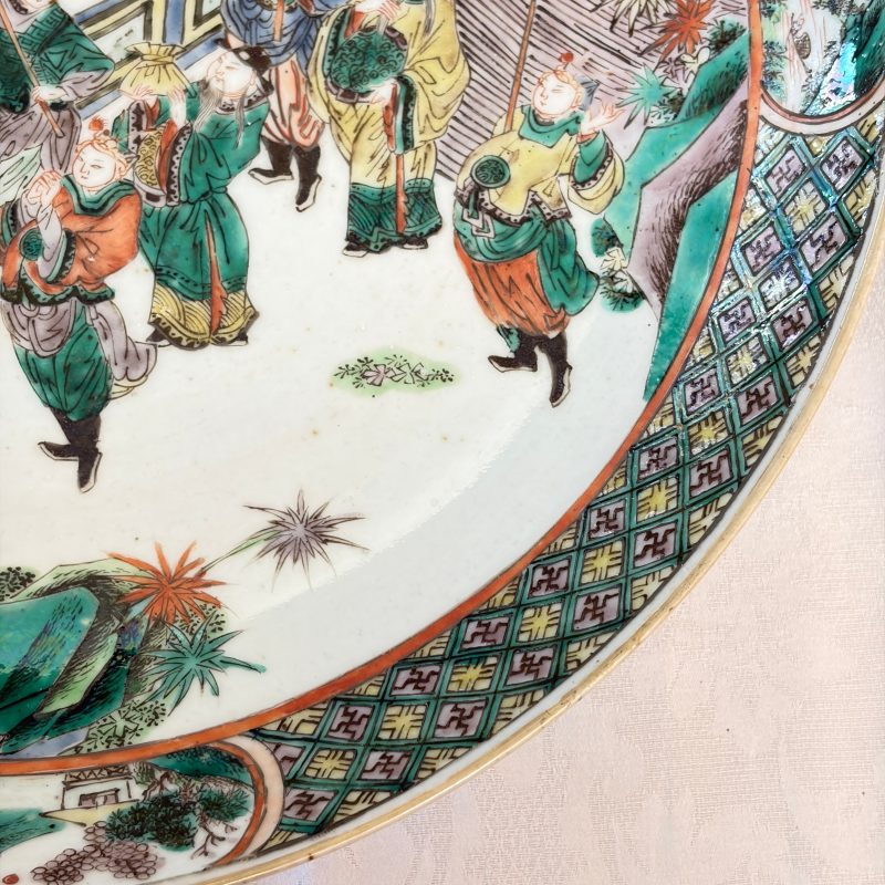A Chinese famille verte dish with narrative design - 图7