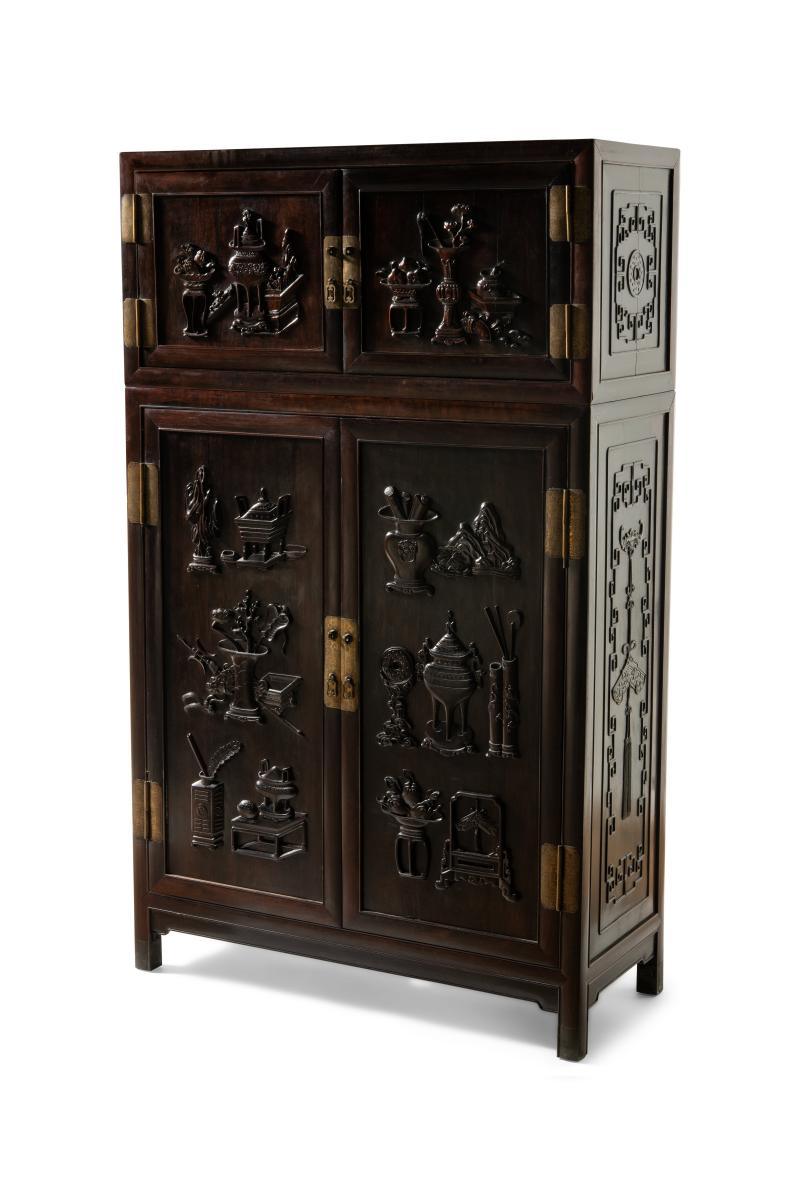 A finely carved ‘Hundred Antiques’ zitan compound cabinet, Sijiangui - 图3