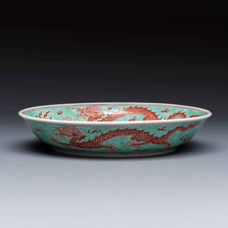 A Chinese iron-red-decorated and green-enamelled 'Dragon' plate - 图3