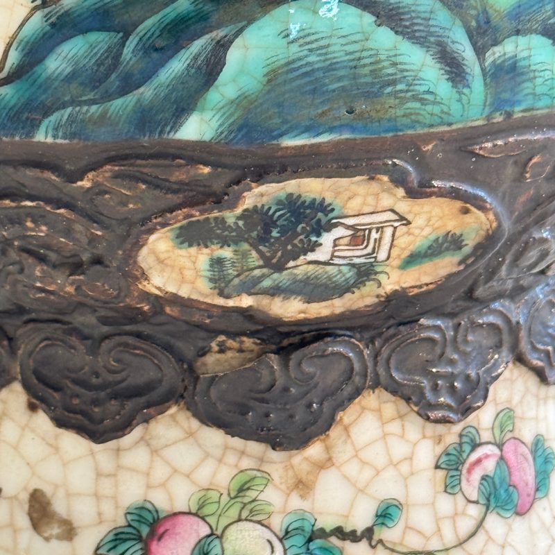 A pair of Chinese Nanking famille rose 'Warriors' vases - 图26