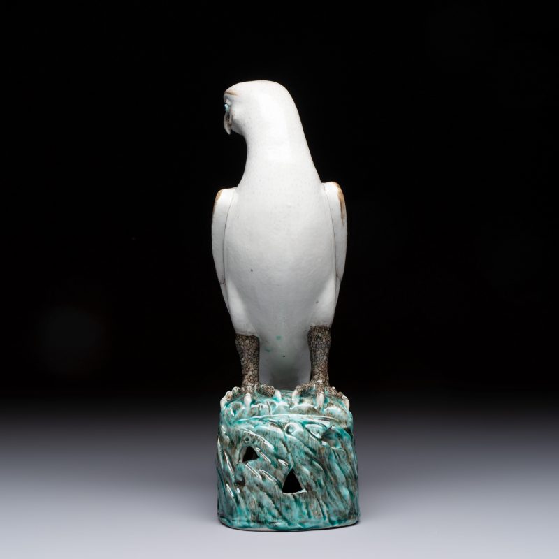 A fine Chinese polychrome-glazed model of a hawk - 图2