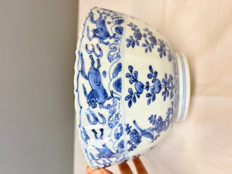 A Chinese blue and white 'Flying Horses and Landscapes' bowl - 图10
