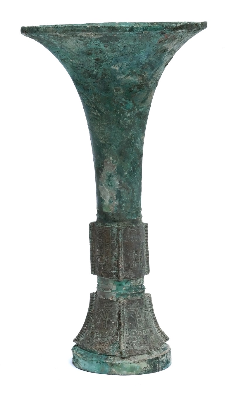 An archaic inscribed bronze wine beaker, Gu - 图2
