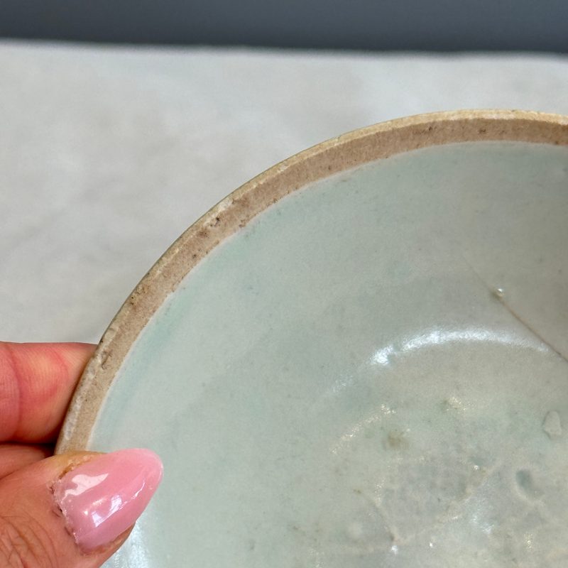 Two Chinese qingbai plates and a Longquan celadon plate - 图30