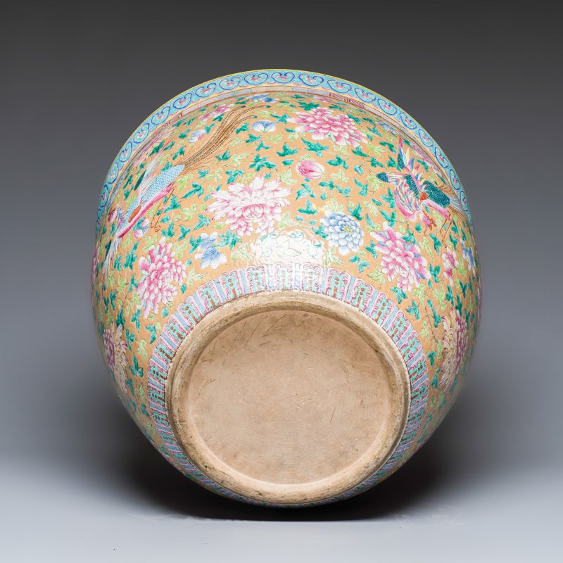 A large Chinese famille rose 'Phoenixes and Peonies' fish bowl for the Straits or Peranakan market - 图7