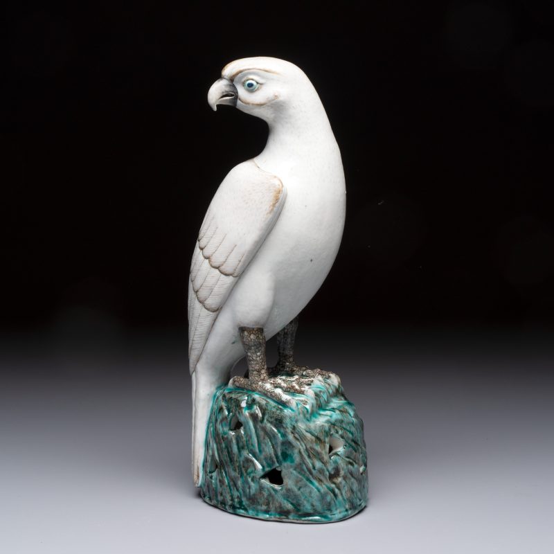 A fine Chinese polychrome-glazed model of a hawk - 图6