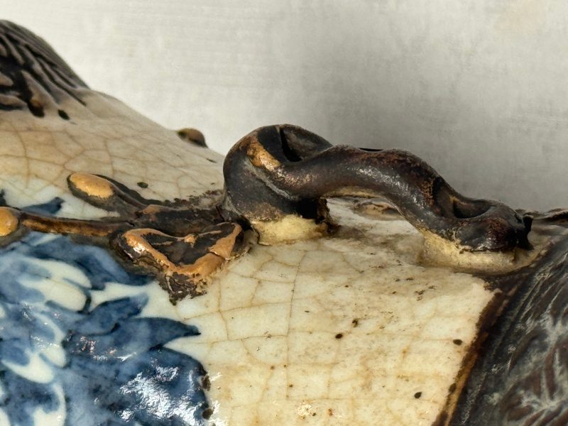 A Chinese Nanking blue and white vase and a famille rose jardinière - 图35