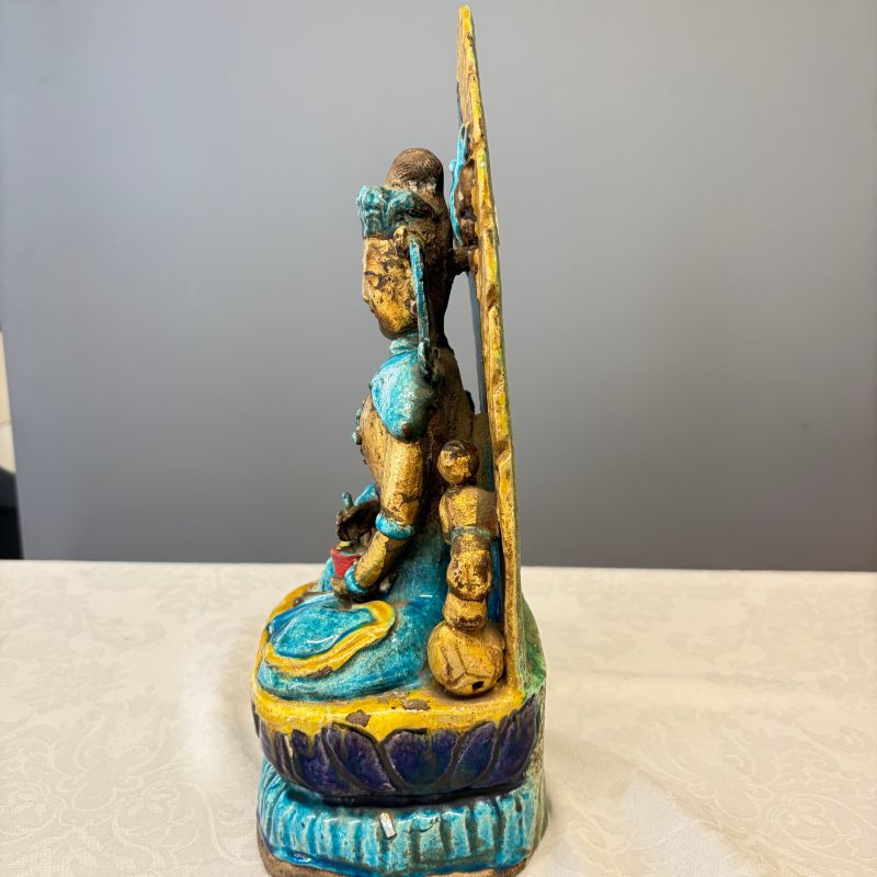A Chinese gilt-decorated Fahua-glazed stoneware 'Bodhisattva with Attendants' group - 图26