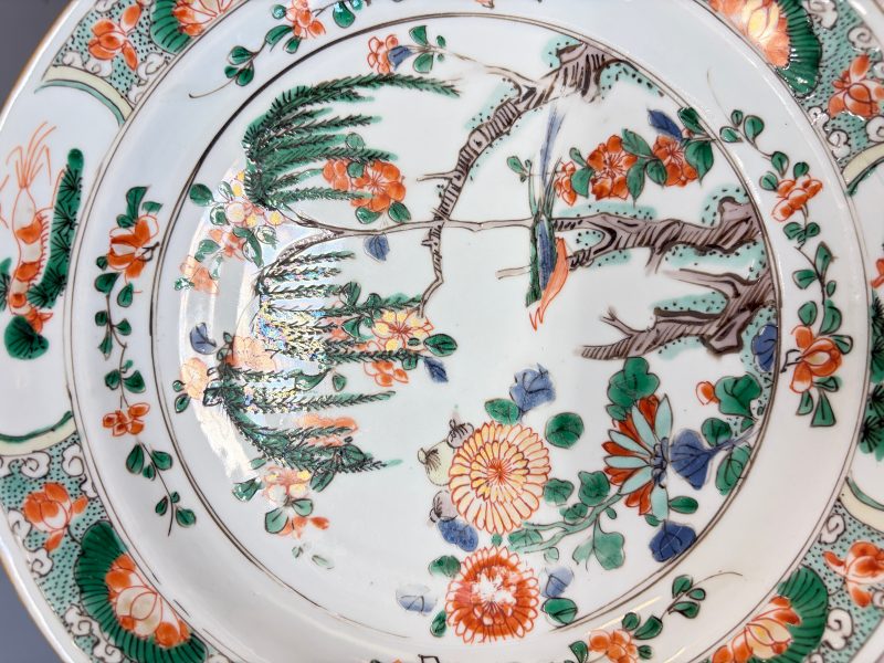 A pair of Chinese famille verte 'Bird among Willow and Flowering Branches' plates - 图15