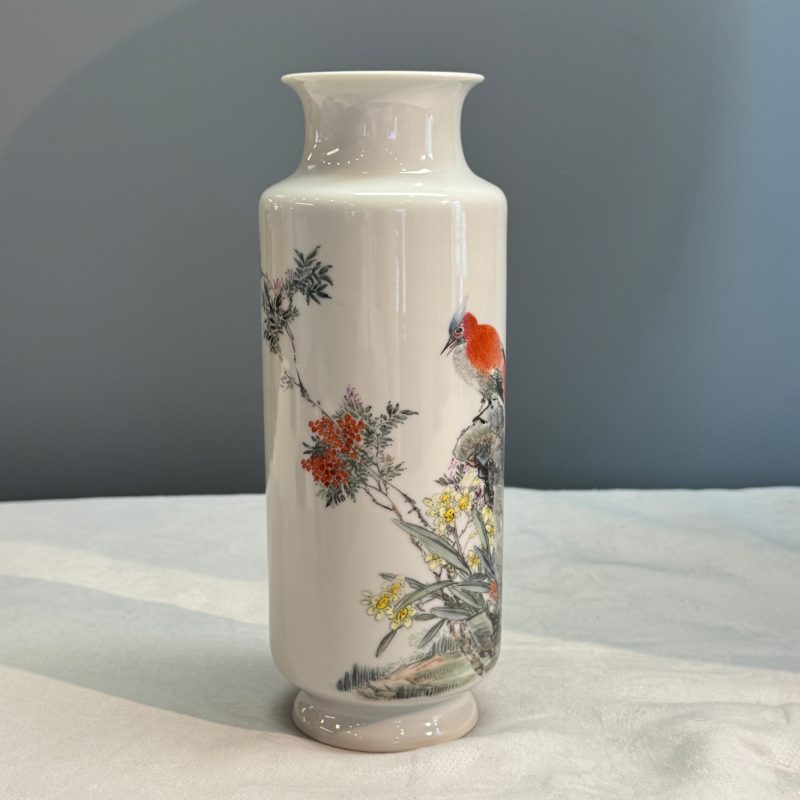 A Chinese famille rose 'Bird Among Flowers and Rockwork' rouleau vase - 图11