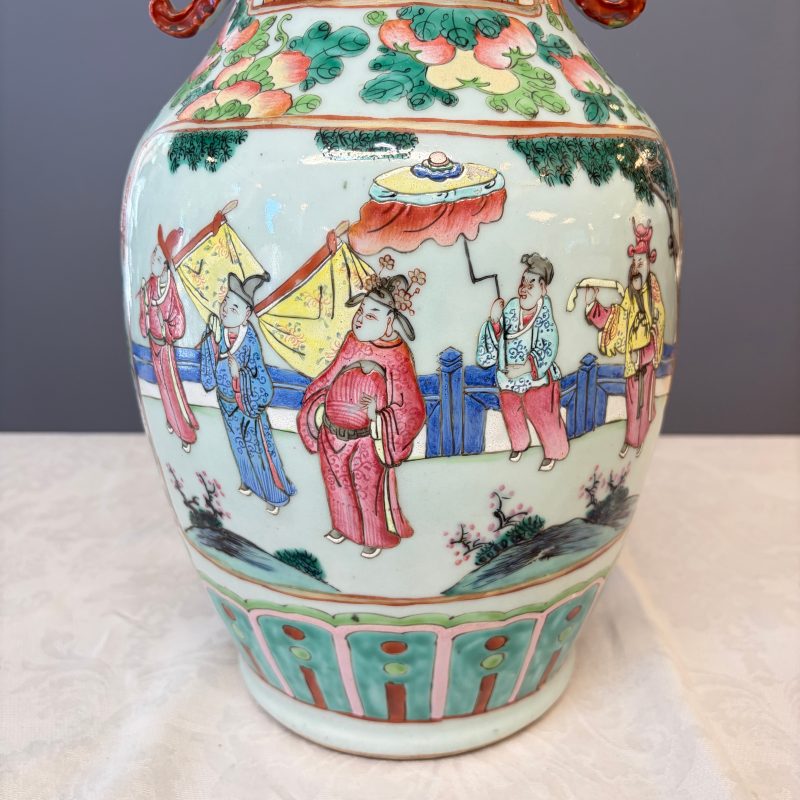 A Chinese famille rose vase with narrative design - 图16