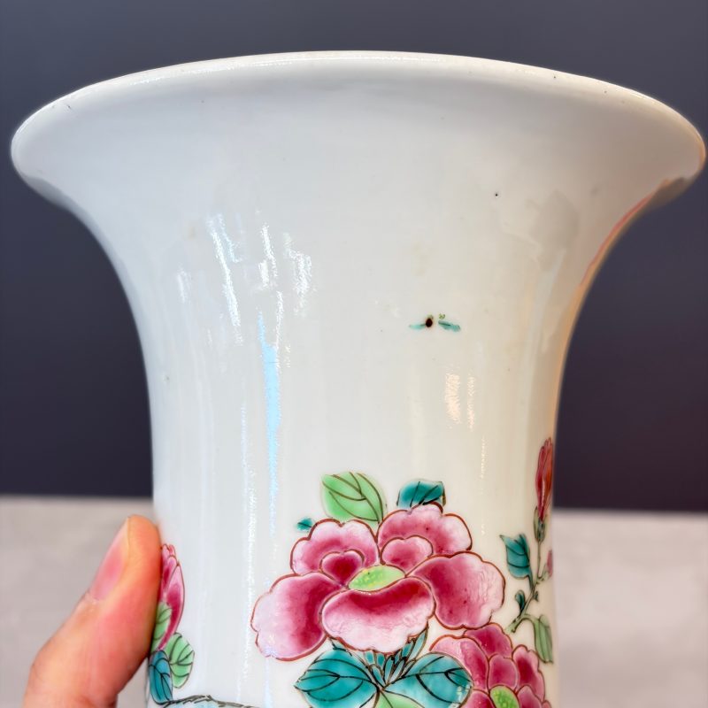A Chinese famille rose four-piece garniture with floral design - 图40