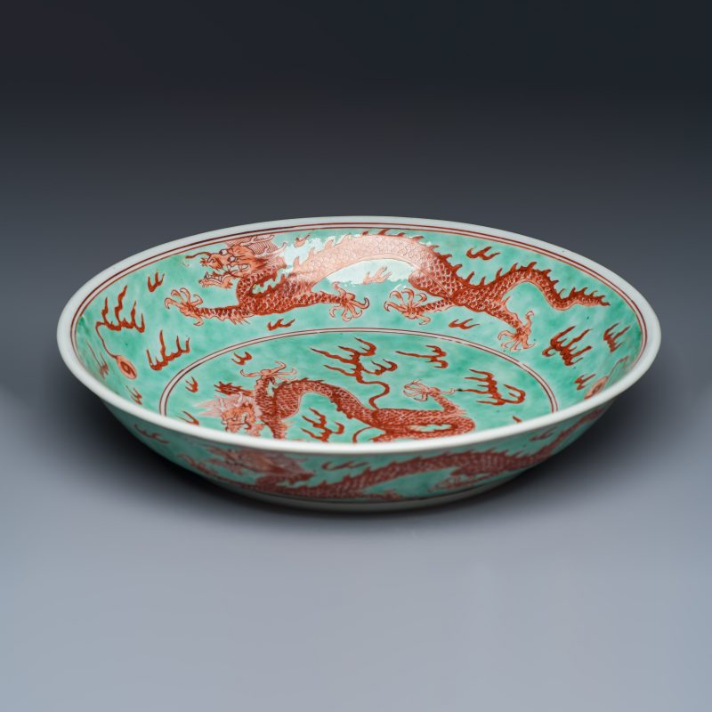 A Chinese iron-red-decorated and green-enamelled 'Dragon' plate - 图5