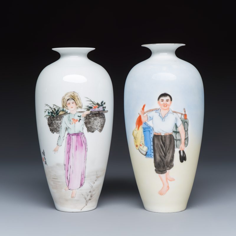 Two Chinese polychrome semi-eggshell vases with figural design - 图2