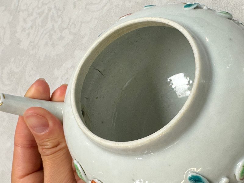 A Chinese famille rose relief-decorated teapot with floral design - 图24
